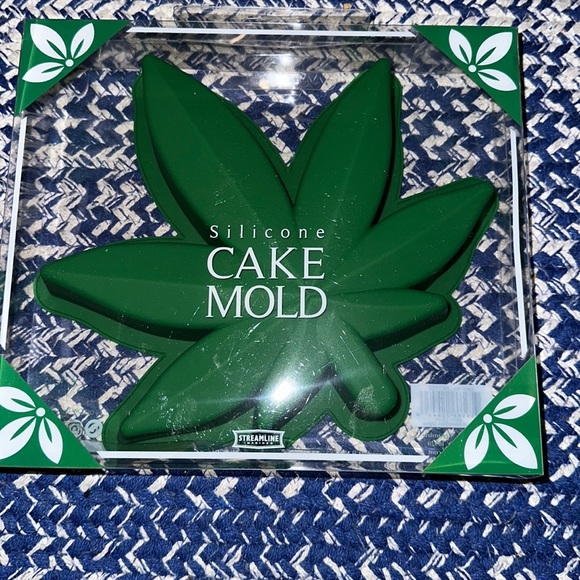 Leaf silicone cake mold - Picture 3 of 3
